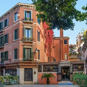 מלון La Fenice Et Des Artistes