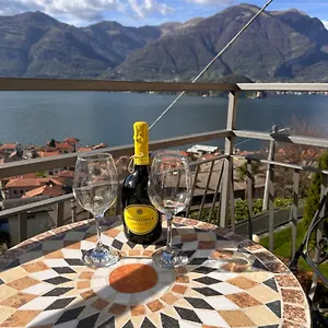 https://little-house-lezzeno.it-lombardy.com