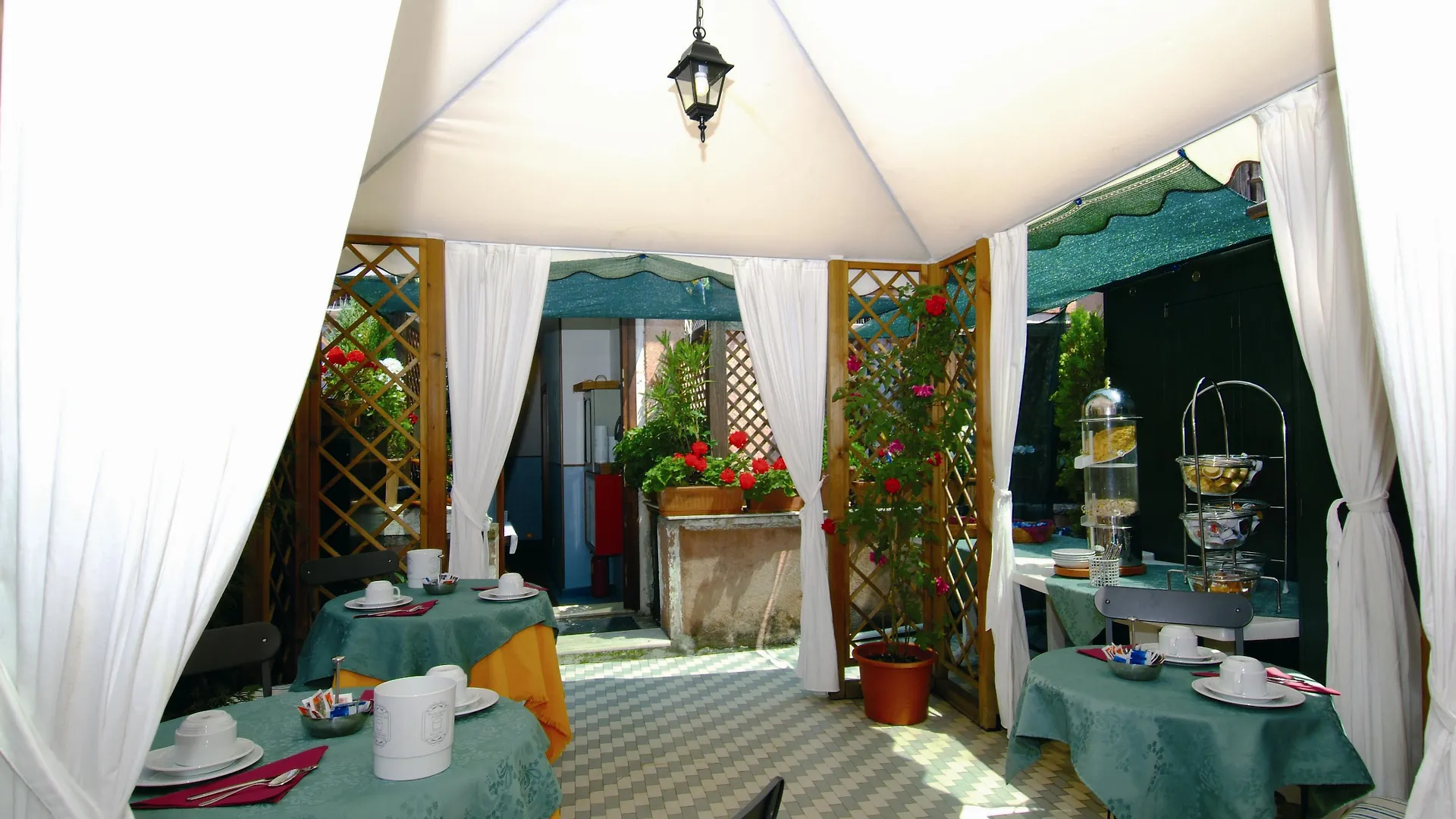 H O T E L S A N G A L L O L Hotel Venice 3*,