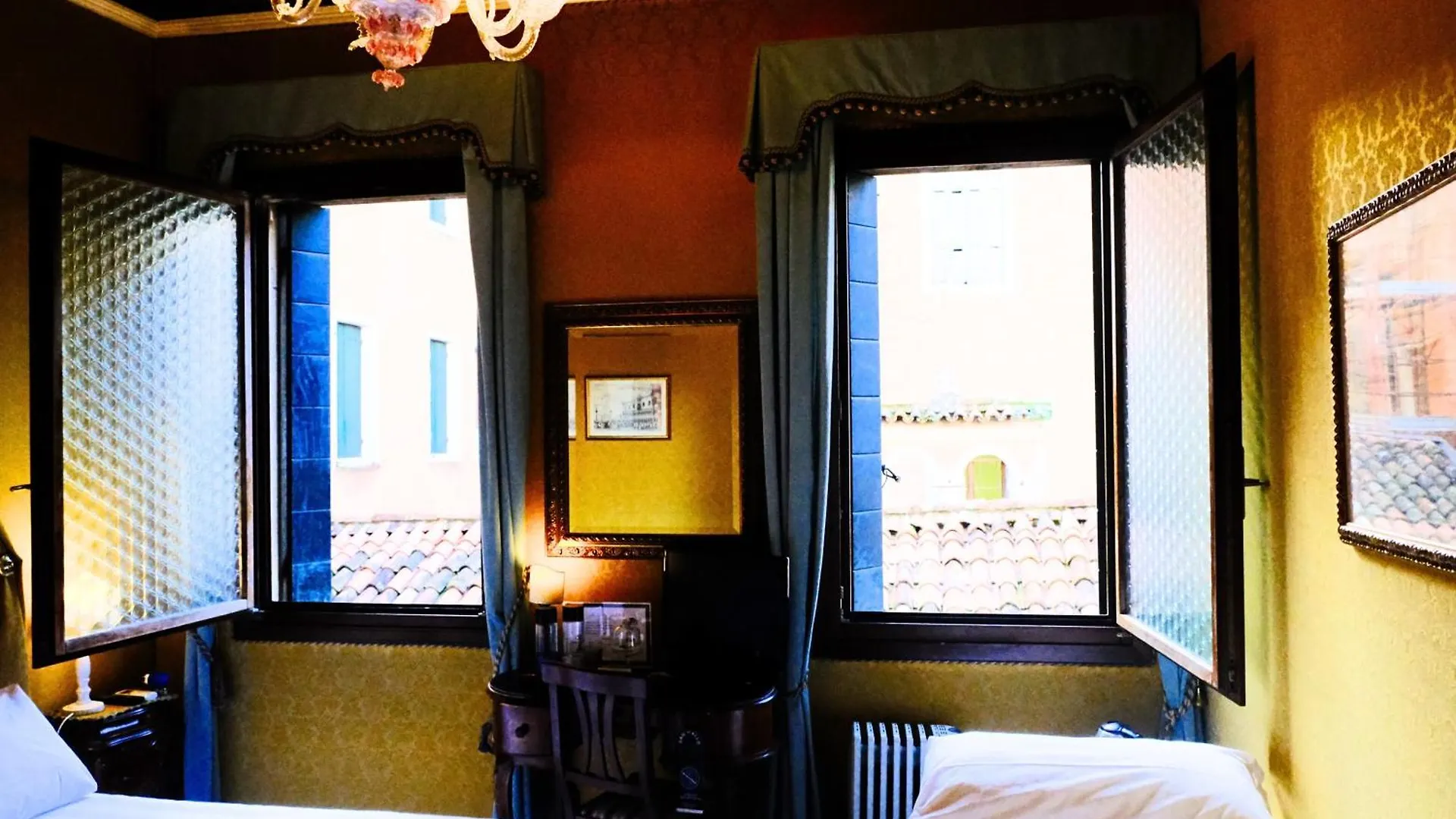 H O T E L S A N G A L L O L Hotel Venice