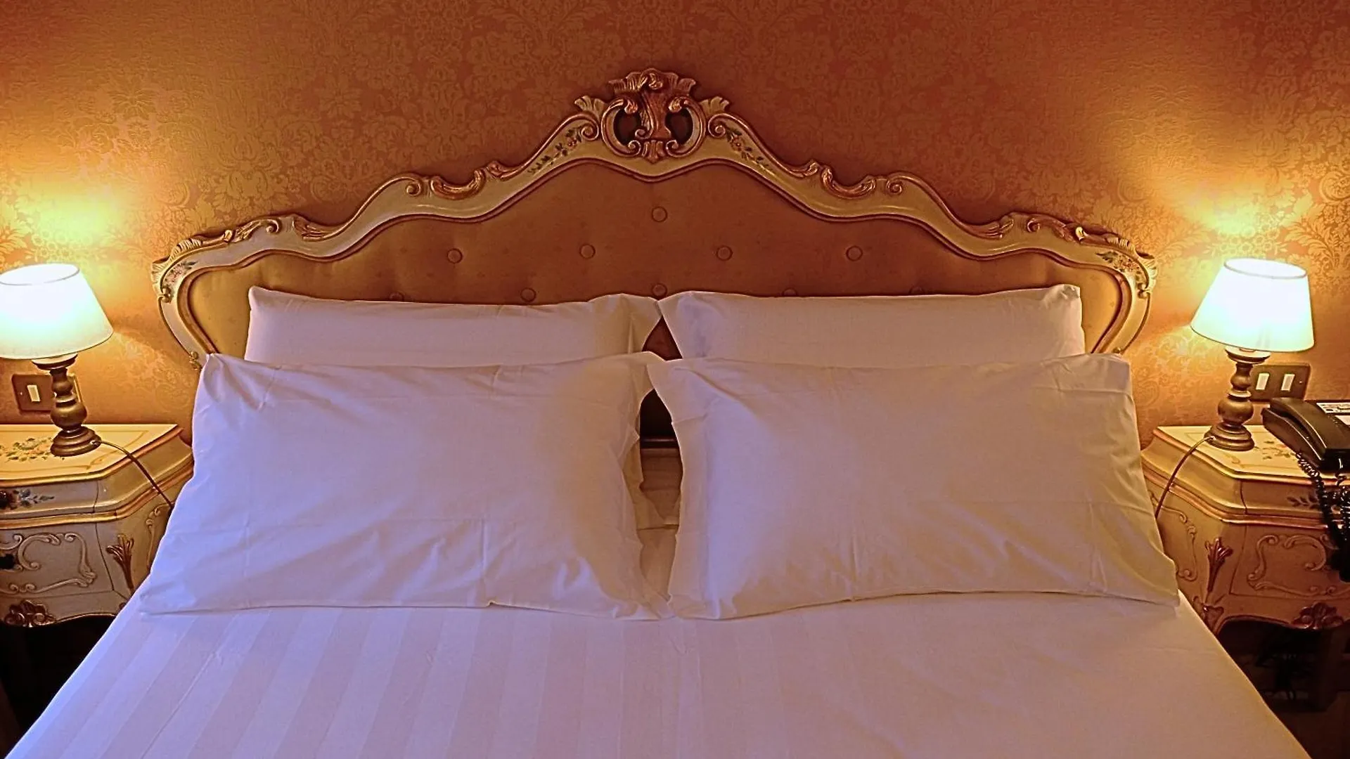 H O T E L S A N G A L L O L Hotel Venice
