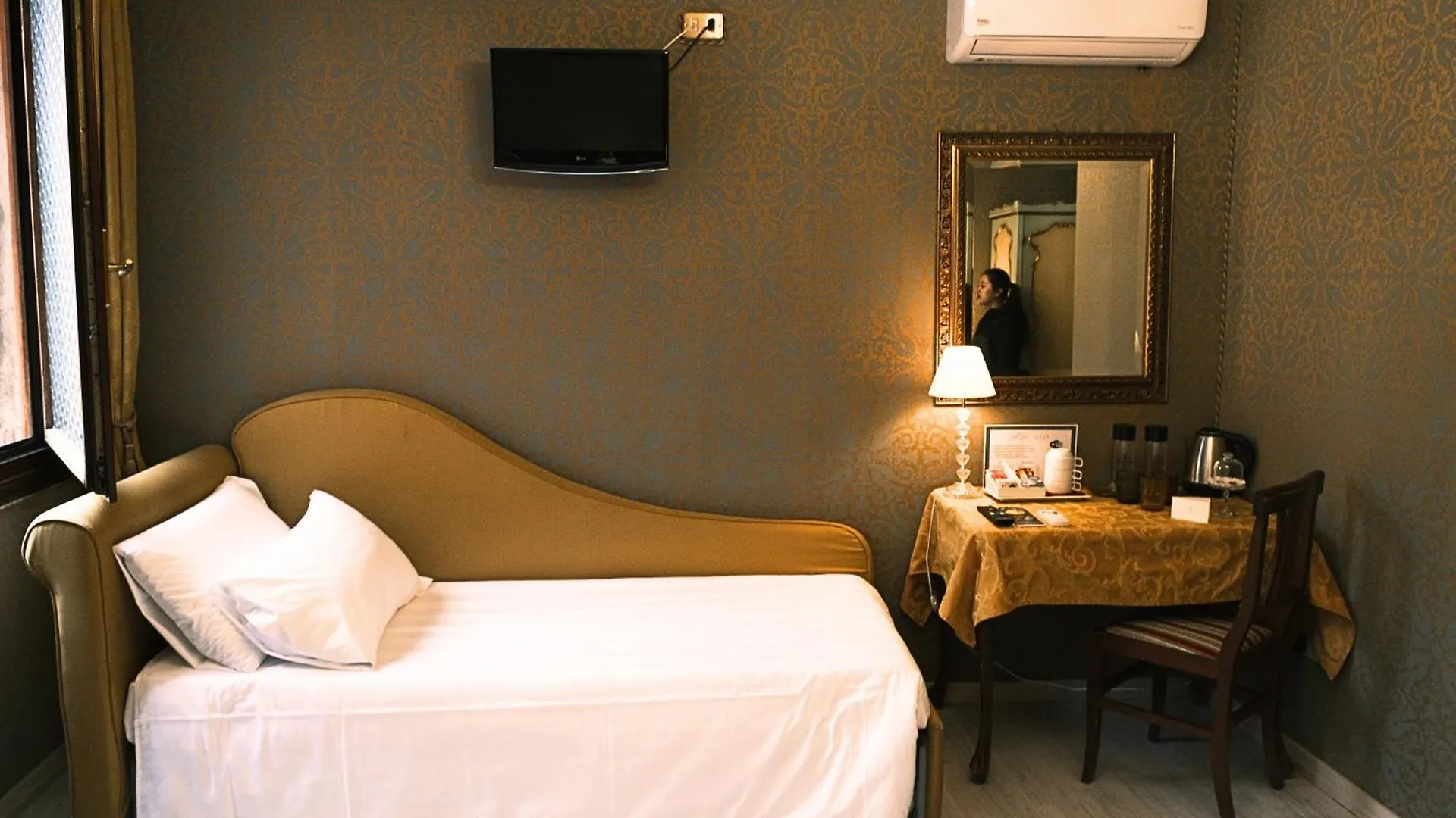 H O T E L S A N G A L L O L Hotel Venice